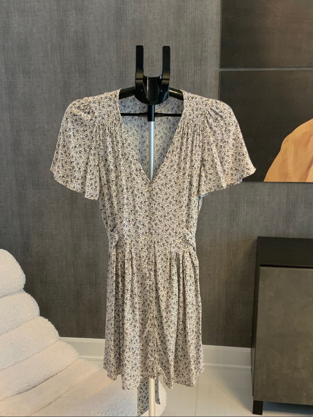 Floral V-Neck Short Sleeve Summer Mini Dress in Cream M